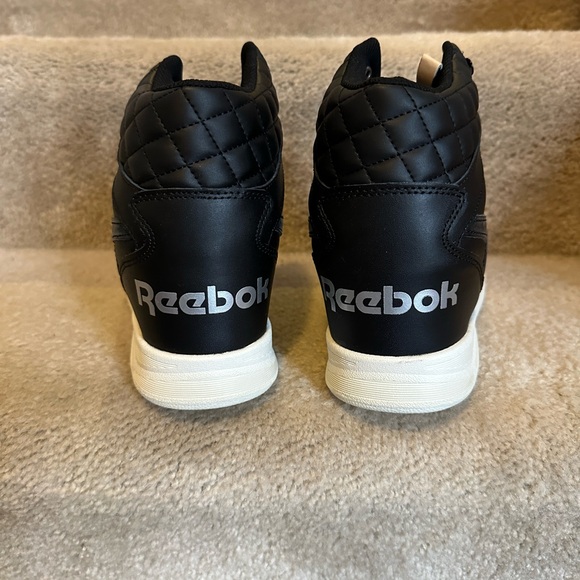 Reebok women’s high top with built in wedge. - Picture 4 of 6